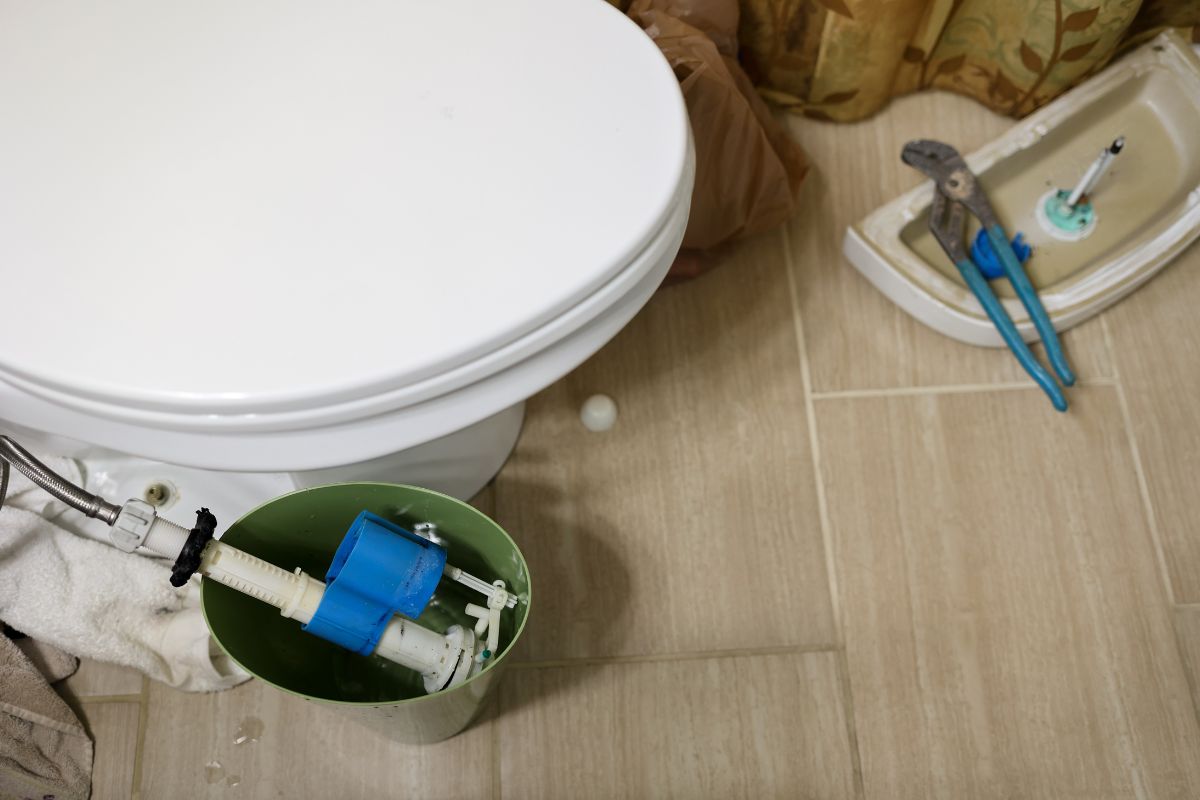 Leaking toilet: how to detect and repair it quickly ?