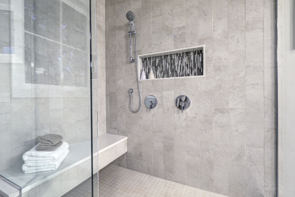 Walk-in showers: plumbing errors to avoid